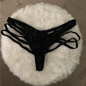 EUC Bordelle Webbed Thong Black Large